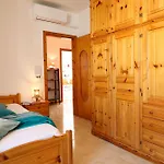 Azzurras House Near The Sea In