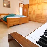 Azzurras House Near The Sea In