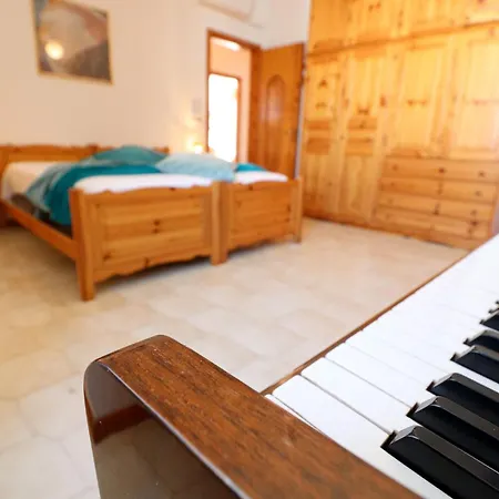 Azzurras House Near The Sea In