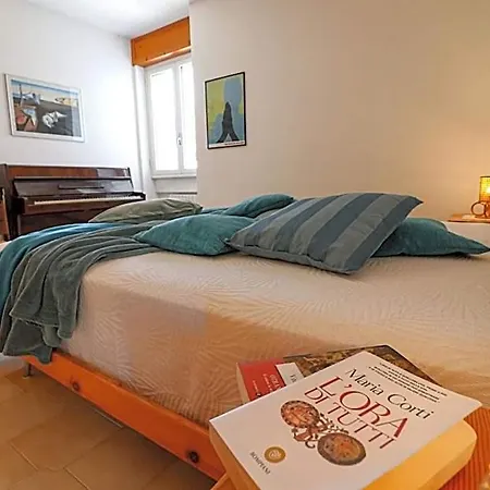 Azzurras House Near The Sea In *
