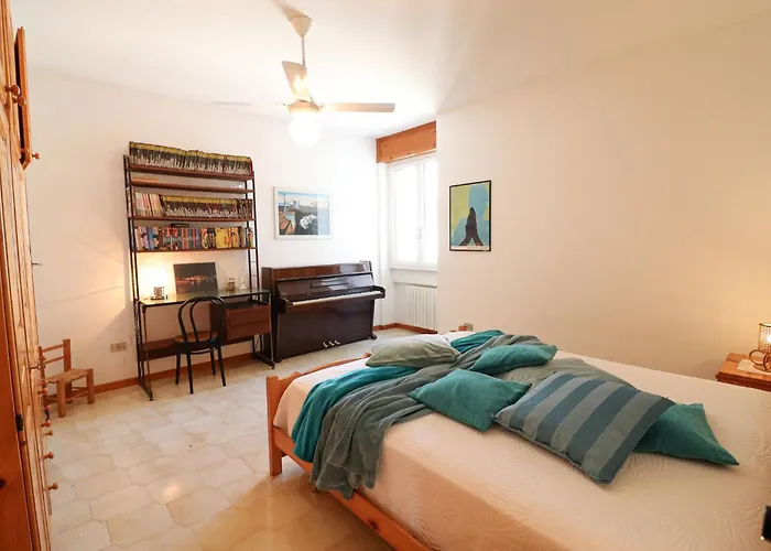 Azzurras House Near The Sea In Feriehus